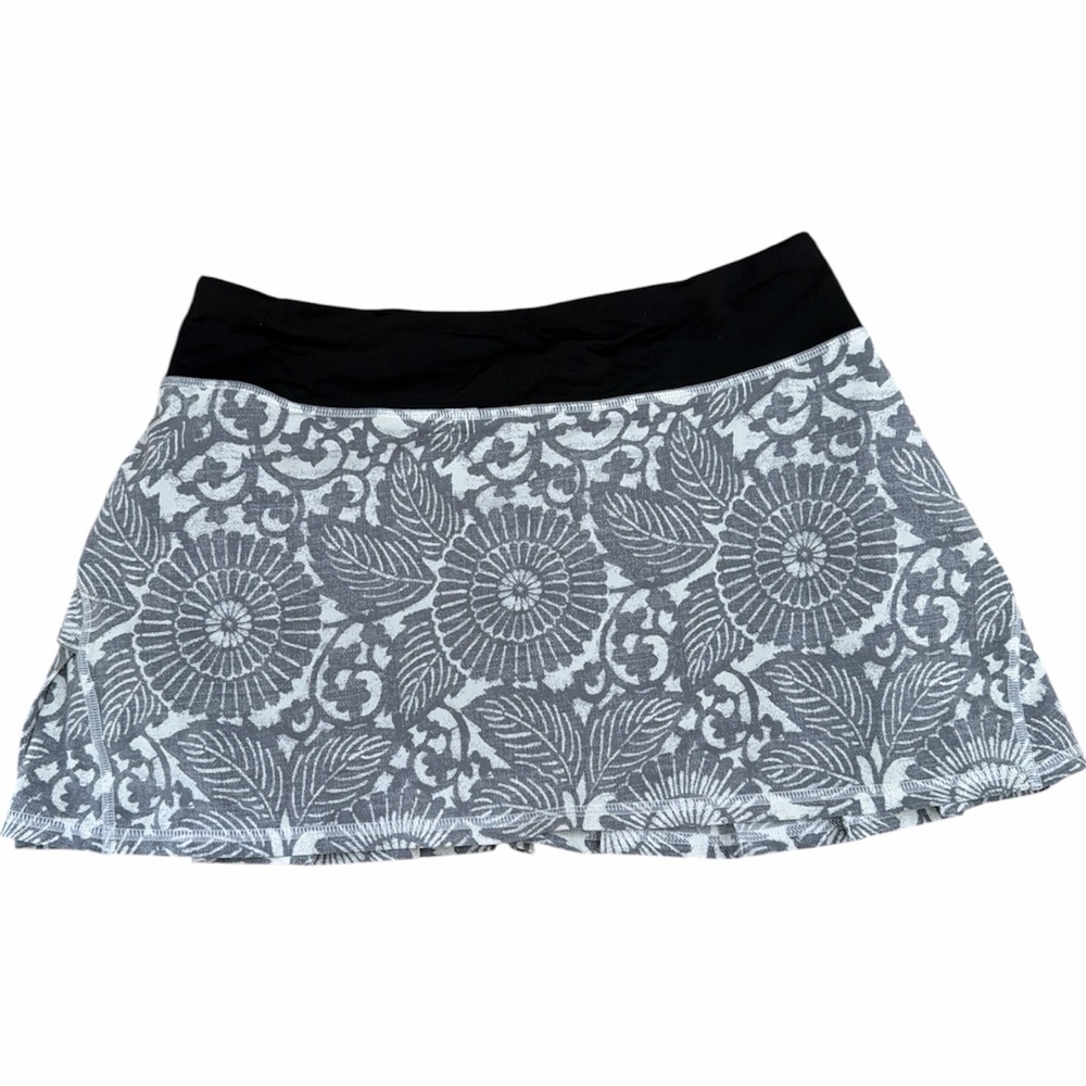 Lululemon Run: Pace Setter Skirt (Regular)
Beachy Floral White Fossil / Black - Picture 4 of 8